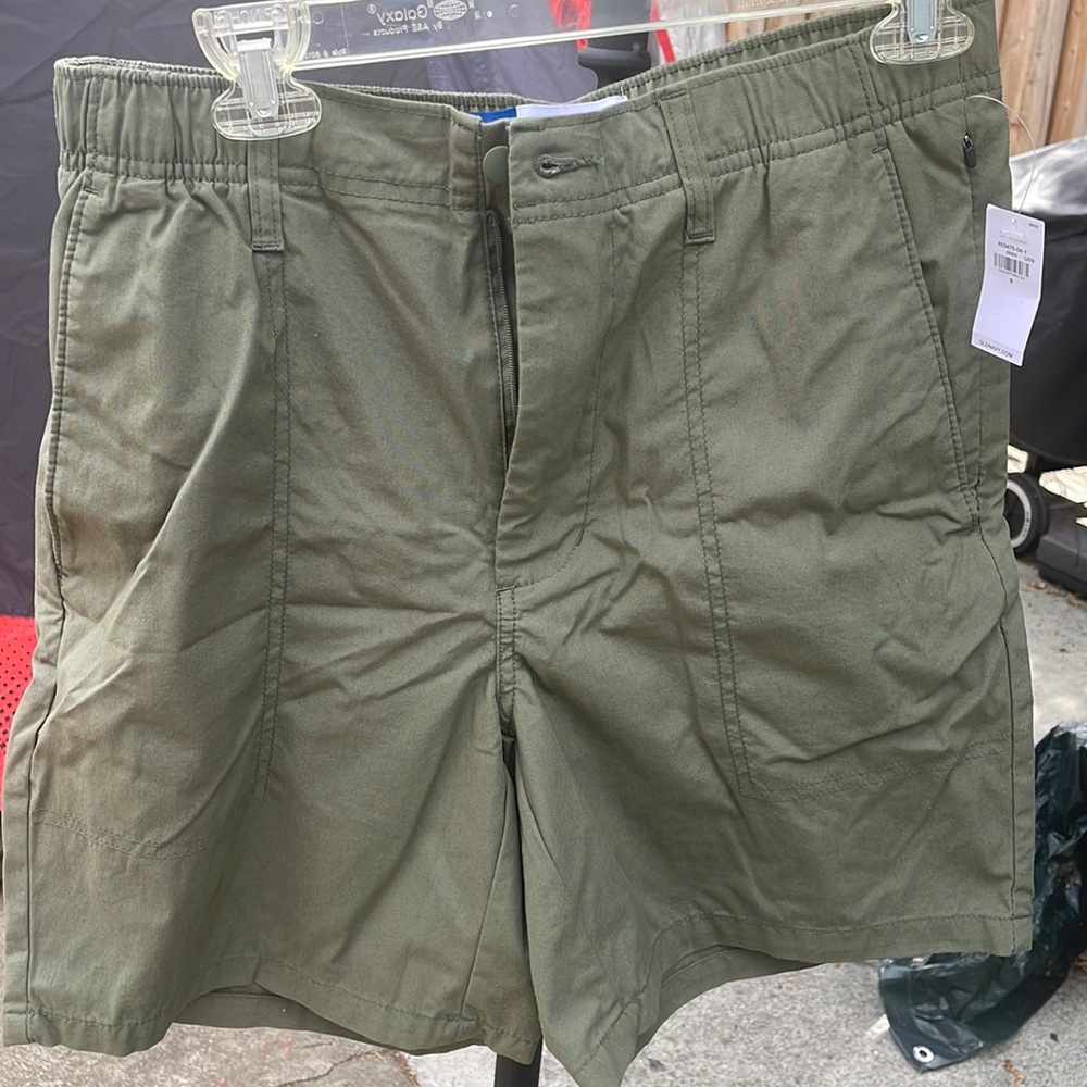 Old Navy army green shorts